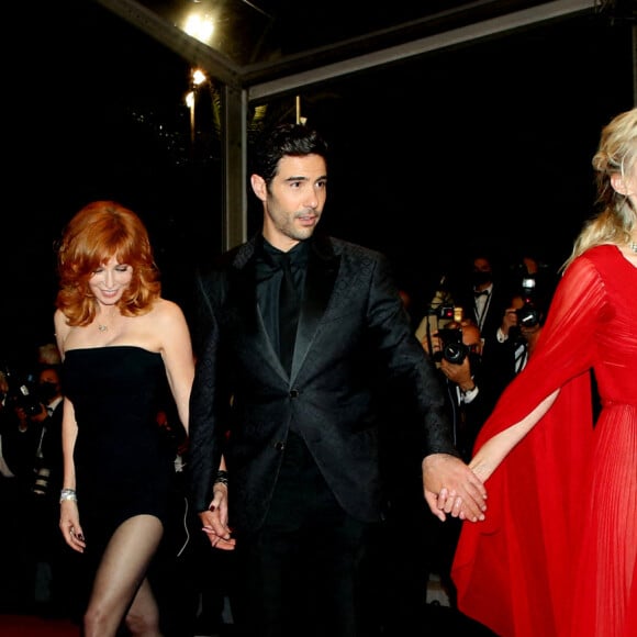 Les membres du jury Mélanie Laurent, Tahar Rahim et Mylène Farmer à la montée des marches du film "Flag Day" lors du 74ème Festival International du Film de Cannes. Le 10 juillet 2021 © Borde-Jacovides-Moreau / Bestimage