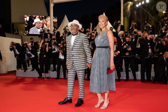 Spike Lee, le président du jury, et son épouse Tonya à la montée des marches du film "Flag Day" lors du 74ème Festival International du Film de Cannes. Le 10 juillet 2021 © Borde-Jacovides-Moreau / Bestimage