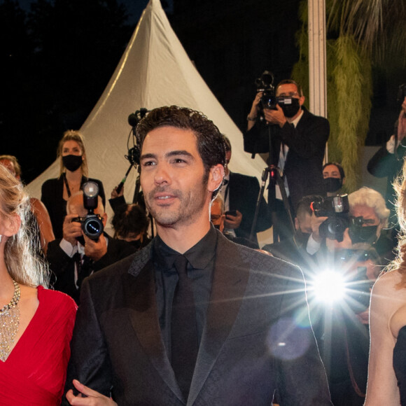 Les membres du jury Mélanie Laurent, Tahar Rahim et Mylène Farmer à la montée des marches du film "Flag Day" lors du 74ème Festival International du Film de Cannes. Le 10 juillet 2021 © Borde-Jacovides-Moreau / Bestimage