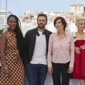 Aïssatou Diallo Sagna, Pio Marmaï, Catherine Corsini, Marina Foïs, Valeria Bruni-Tedeschi au photocall du film La fracture lors du 74ème festival international du film de Cannes le 10 juillet 2021 © Borde / Jacovides / Moreau / Bestimage 