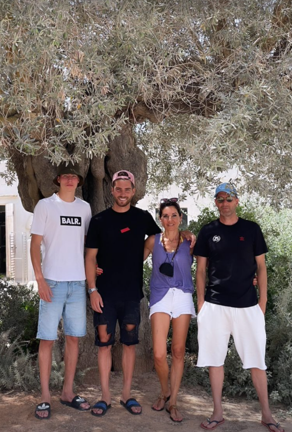 Zinédine Zidane, son épouse Véronique et leurs fils Luca et Elyaz. Juillet 2021.