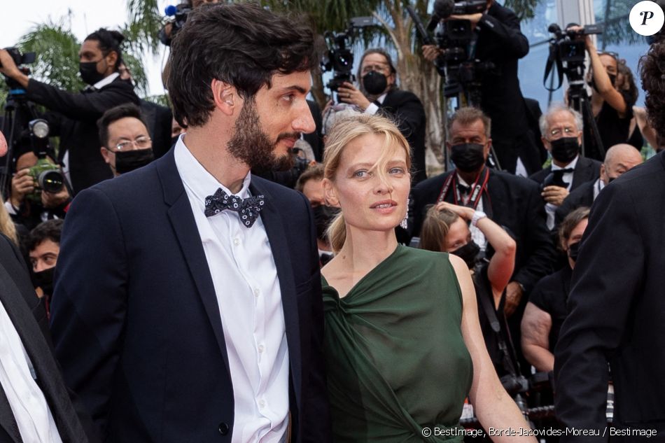 Romain Cogitore, Mélanie Thierry - Montée des marches du film " The French Dispatch" lors du 74ème Festival International du Film de Cannes. Le 12 juillet 2021 © Borde-Jacovides-Moreau / Bestimage