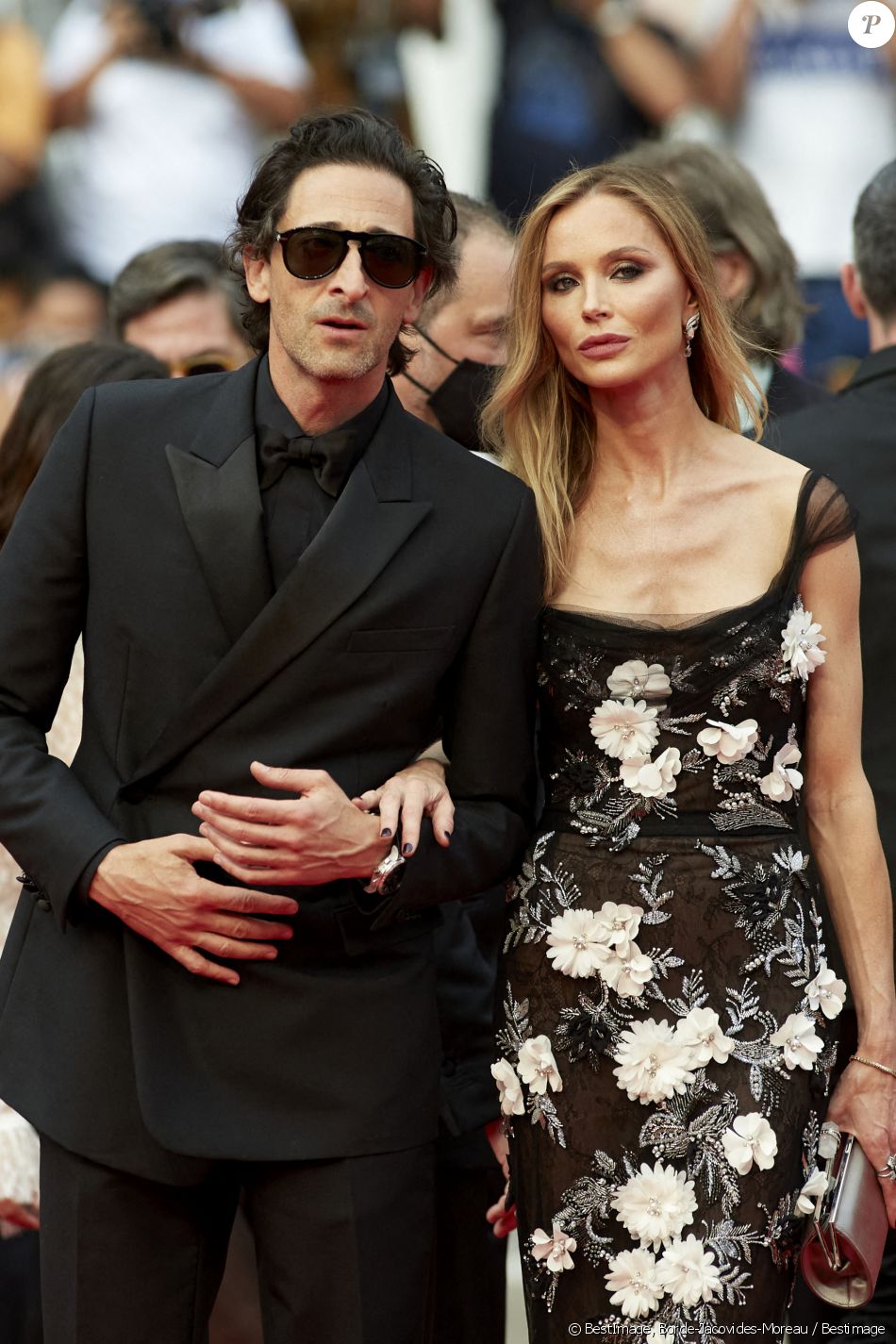 Andrien Brody et sa compagne Georgina Chapman - Montée des marches du film " The French Dispatch" lors du 74ème Festival International du Film de Cannes. Le 12 juillet 2021 © Borde-Jacovides-Moreau / Bestimage