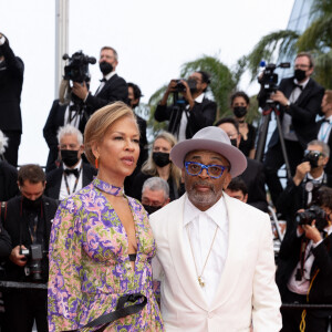 Spike Lee (président du jury) et sa femme Tonya Lewis Lee - Montée des marches du film " The French Dispatch" lors du 74ème Festival International du Film de Cannes. Le 12 juillet 2021 © Borde-Jacovides-Moreau / Bestimage