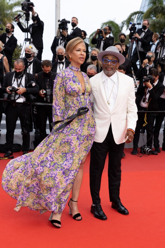 Spike Lee (président du jury) et sa femme Tonya Lewis Lee - Montée des marches du film " The French Dispatch" lors du 74ème Festival International du Film de Cannes. Le 12 juillet 2021 © Borde-Jacovides-Moreau / Bestimage