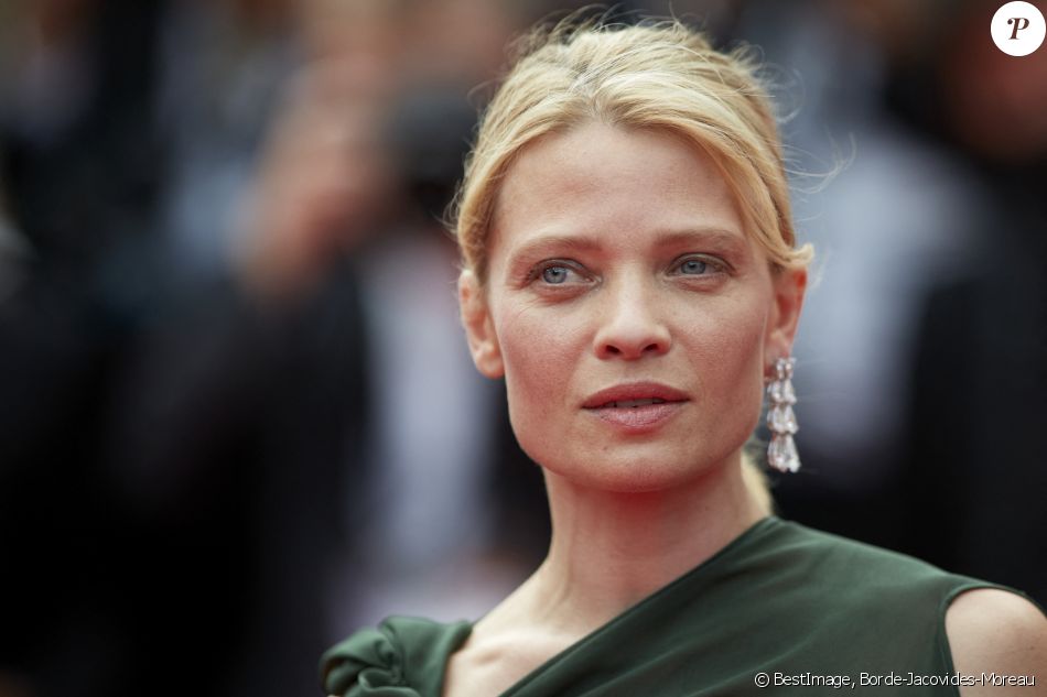 Mélanie Thierry - Montée des marches du film " The French Dispatch" lors du 74ème Festival International du Film de Cannes. Le 12 juillet 2021 © Borde-Jacovides-Moreau / Bestimage
