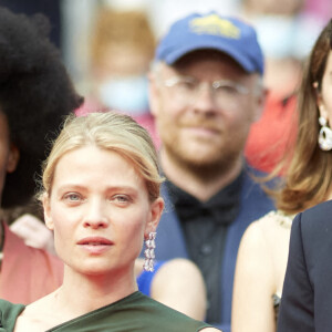 Eric Caravaca, Mélanie Thierry, Romain Cogitore - Montée des marches du film " The French Dispatch" lors du 74ème Festival International du Film de Cannes. Le 12 juillet 2021 © Borde-Jacovides-Moreau / Bestimage 