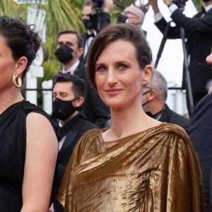 Rachel Lang (enceinte), Camille Cottin, Aleksandr Kuznetsov - Montée des marches du film " France " lors du 74ème Festival International du Film de Cannes. © Borde-Jacovides-Moreau / Bestimage