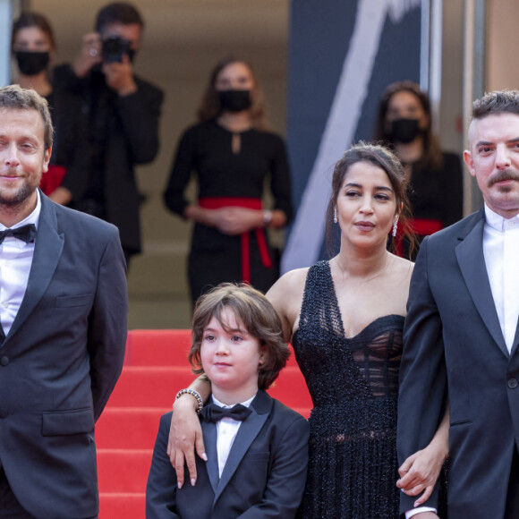 Joachim Lafosse, Gabriel Merz Chammah, Leïla Bekhti, Damien Bonnard - Montée des marches du film " Les intranquilles " lors du 74ème Festival International du Film de Cannes. Le 16 juillet 2021 © Borde-Jacovides-Moreau / Bestimage