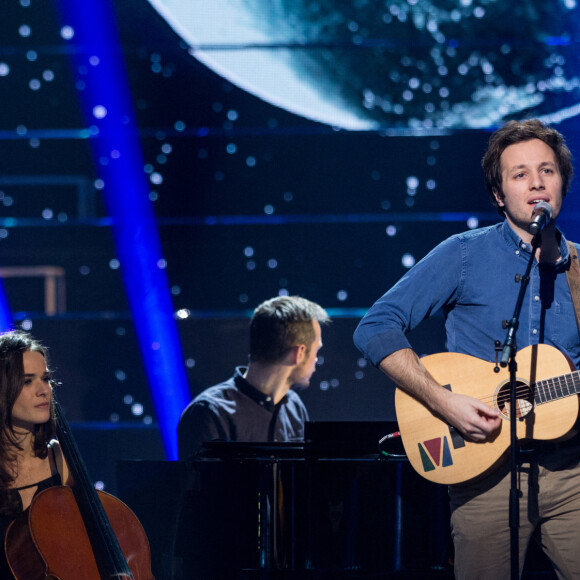 Exclusif - Vianney (Vianney Bureau) et sa compagne Catherine Robert qui est sa violoncelliste - Enregistrement de l'émission "Cette Soirée Là, la suite" au Zénith de Paris le 8 et 9 janvier 2017 qui sera retransmise sur TF1. © Cyril Moreau - Veeren Ramsamy / Bestimage