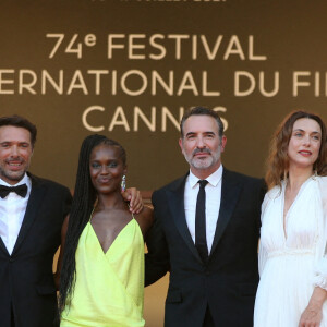 Roselyne Bachelot, Nicolas Bedos, Fatou N'Diaye, Jean Dujardin, Natacha Lindinger, Pierre Niney, Jean-François Halin - Montée des marches du film " OSS 117 : Alerte rouge en Afrique Noire " lors du 74ème Festival International du Film de Cannes. Le 17 juillet 2021 © Borde-Jacovides-Moreau / Bestimage