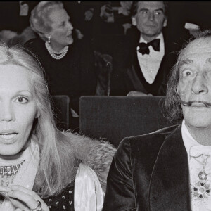 Salvador Dali et Amanda Lear au concert de Liza Minelli à L'Olympia à Paris en 1972.