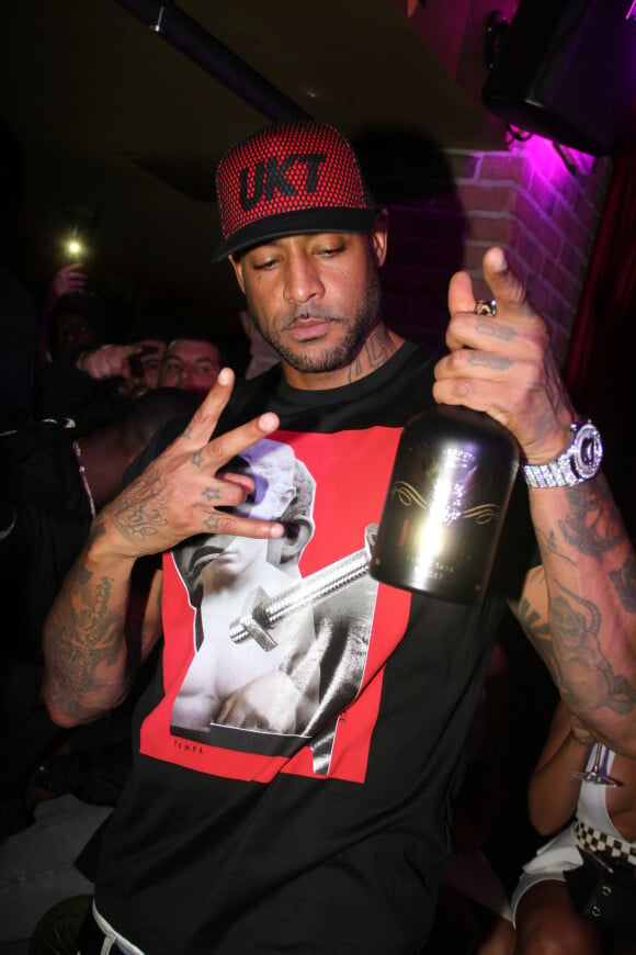 Exclusif - Le rappeur Booba en concert pour la promotion de son D.U.C Whisky au Hobo club à Paris, France, le 22 octobre 2017. © Phiilippe Baldini/Bestimage