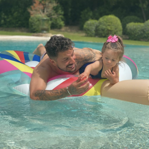 Kevin Guedj est l'heureux papa de Ruby (1 an et demi), sa fille qu'il a eu avec Carla Moreau
