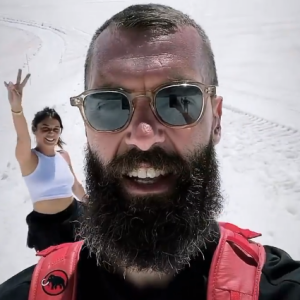 Benoît Paire en vacances à la montagne avec Julie Bertin (La Villa des coeurs brisés) - Instagram