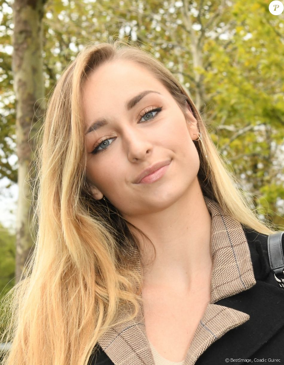 Emma Smet - People au Qatar Prix de l'Arc de Triomphe sur l'hippodrome de Longchamp à Paris le 6 octobre 2019. © Coadic Guirec.Bestimage