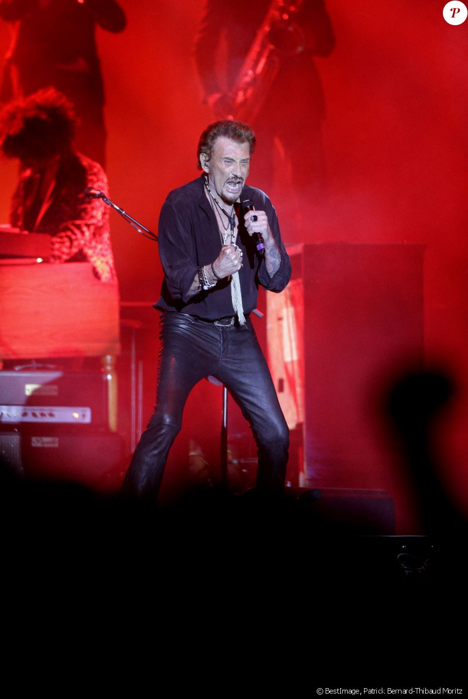 Exclusif - Johnny Hallyday en concert au Vélodrome à Arcachon, où 8500 personnes sont venues l'acclamer. Le 19 juillet 2016 © Patrick Bernard-Thibaud Moritz / Bestimage