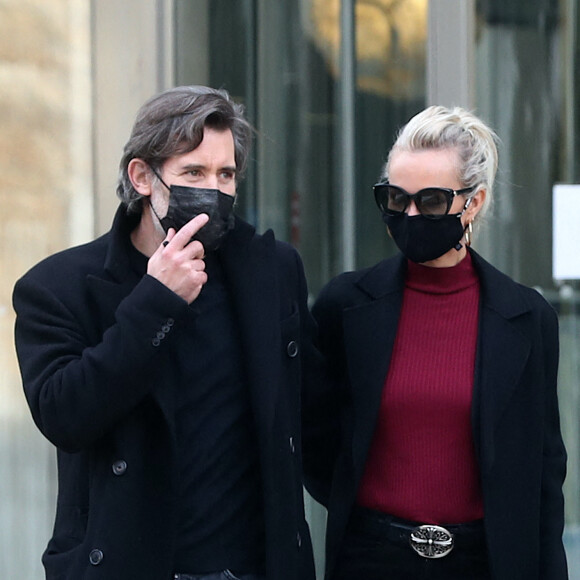 Exclusif - Laeticia Hallyday et son compagnon Jalil Lespert à Paris le 27 novembre 2020.