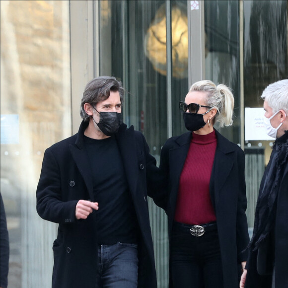 Exclusif - Laeticia Hallyday et son compagnon Jalil Lespert à Paris le 27 novembre 2020.