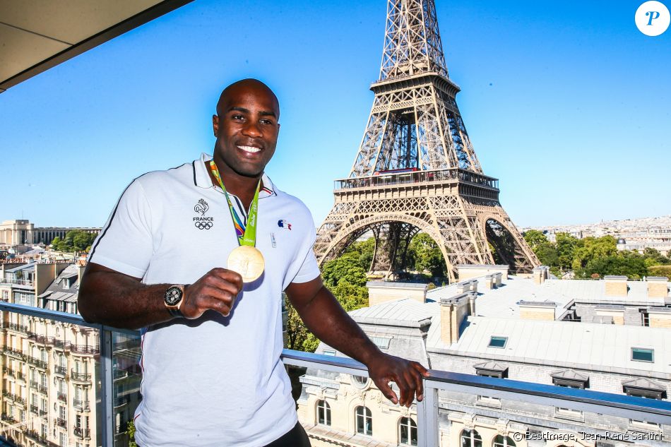 Teddy Riner - Conférence de presse et photocall avec les athlètes français de retour des Jeux Olympiques de Rio à l'hôtel Pullman face a la Tour Eiffel à Pari. Le 23 août 2016. © Jean-René Santini / Bestimage