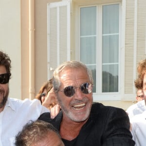 Robert Mimran, Marcel Campion, Patrick Bruel, Félix Gray, Jean-Claude Darmon, Claude Barzotti à la mairie de Ramatuelle, le 18 août 2016. © Rachid Bellak/Bestimage