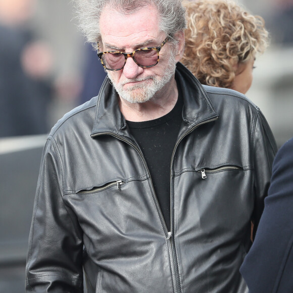 Eddy Mitchell lors des obsèques de Véronique Colucci au cimetière communal de Montrouge, le 12 avril 2018.