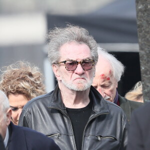 Eddy Mitchell lors des obsèques de Véronique Colucci au cimetière communal de Montrouge, le 12 avril 2018.
