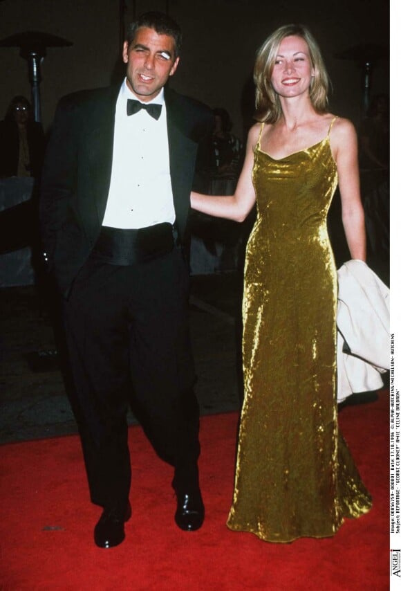 Céline Balitran et George Clooney pour "The Fire and ice ball" à Burkbank en 1996. 


