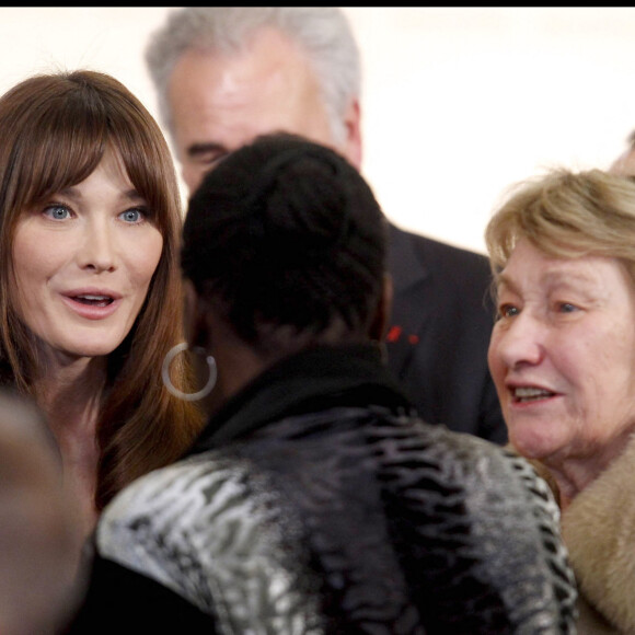 Carla Bruni Sarkozy et sa mère, Marisa Bruni Tedeschi à l'hotel Marigny à Paris.
