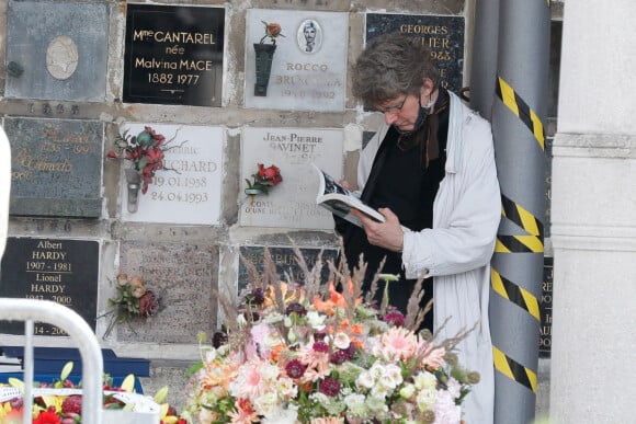 Nicolas Vaude - Sorties des obsèques de Françoise Arnoul au cimetière du Père Lachaise à Paris. Le 26 juillet 2021  