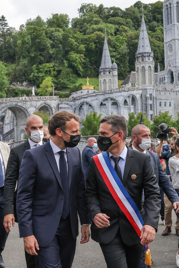 Le président Emmanuel Macron lors d'une visite au sanctuaire catholique de Notre Dame de Lourdes, dans le sud-ouest de la France, le 16 juillet 2021.© Thibault Moritz/Pool/Bestimage
