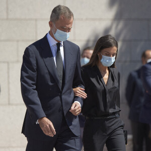 La reine Letizia d'Espagne, ici photographiée au bras du roi Felipe, est en deuil. Sa grand-mère Menchu Álvarez del Valle est morte.