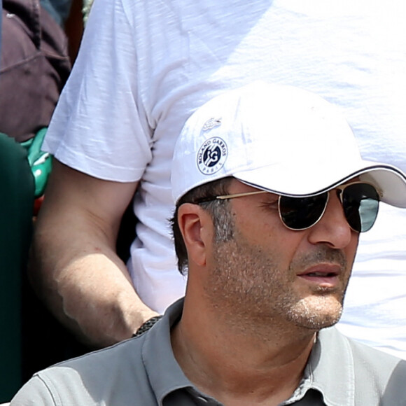 Arthur (Jacques Essebag) et sa compagne Mareva Galanter dans les tribunes lors de la finale homme des Internationaux de Tennis de Roland-Garros à Paris, le 11 juin 2017. © Jacovides-Moreau/Bestimage