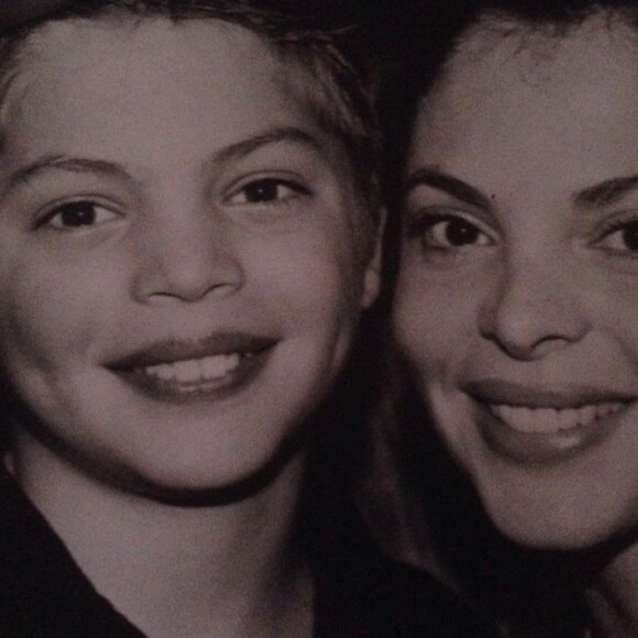 Sam Essebag avec sa maman Léa Vigny. Photo publiée sur Instagram le 7 juin 2020, pour la fête des Mères.