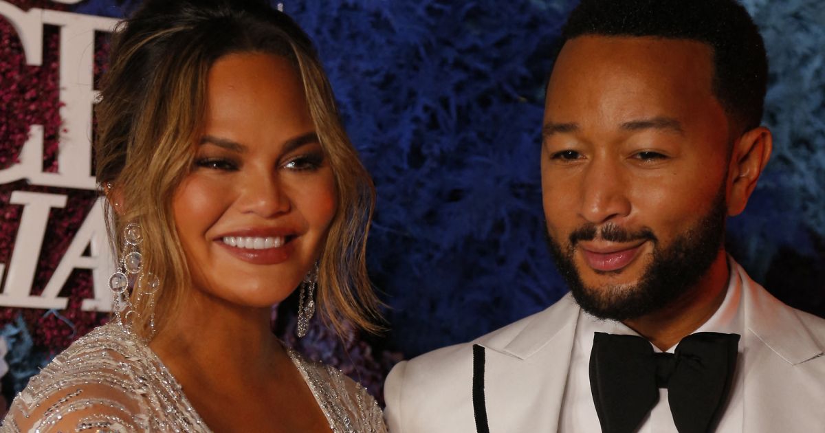 Chrissy Teigen et John Legend assistent au LuisaViaRoma UNICEF Summer