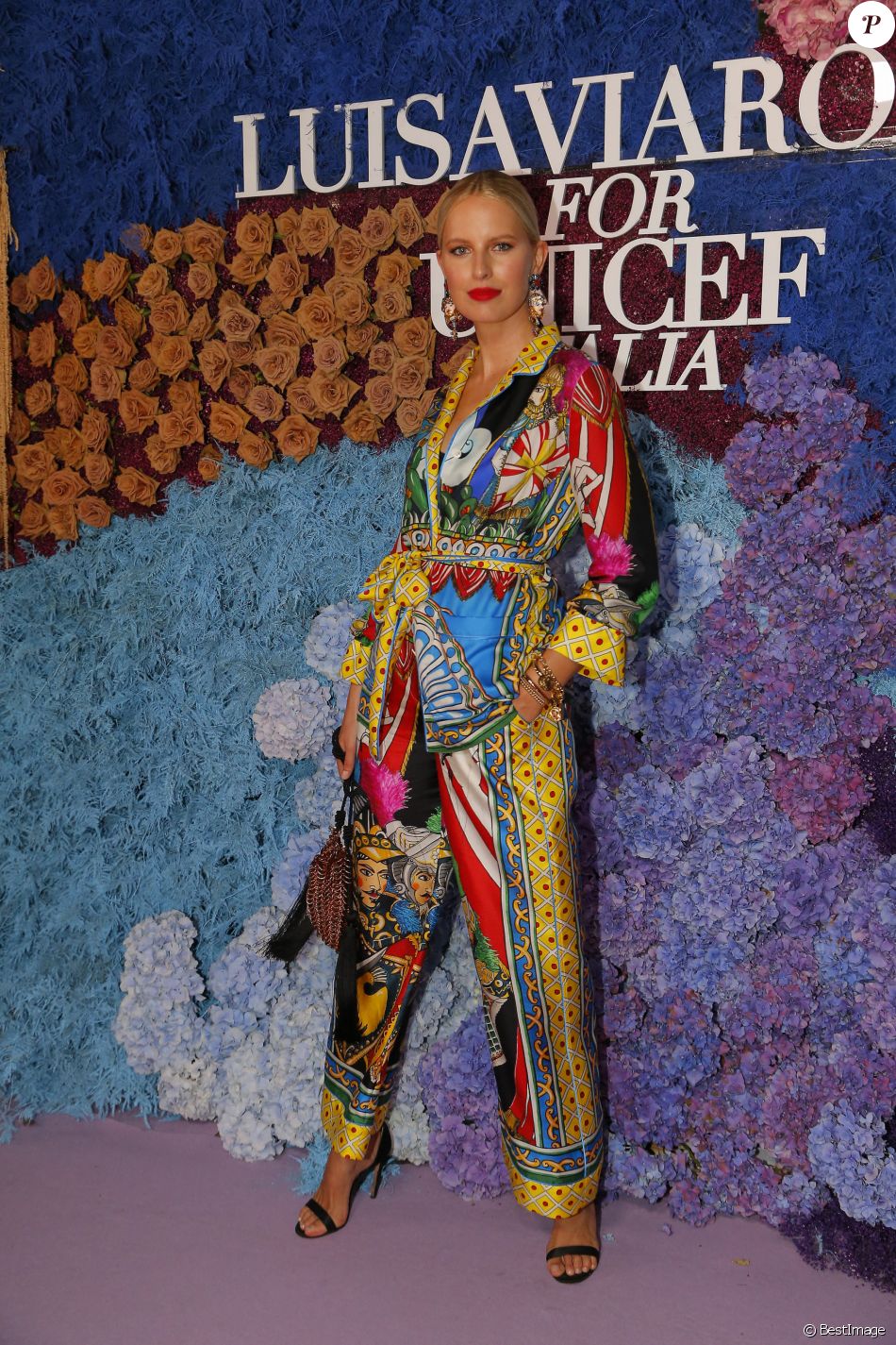 Karolina Kurkova assiste au LuisaViaRoma UNICEF Summer Gala 2021 à