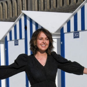 Valérie Bonneton lors du photocall du jury du 35ème festival de Cabourg le 10 juin 2021. © Coadic Guirec / Bestimage 