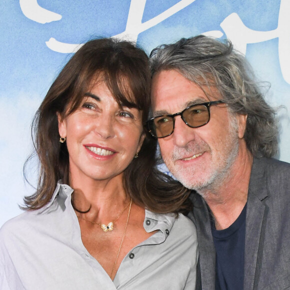 Narjiss Slaoui-Falcoz et son mari François Cluzet à l'avant-première du film "Poly" au cinéma UGC Normandie à Paris, France, le 4 octobre 2020. © Coadic Guirec/Bestimage 