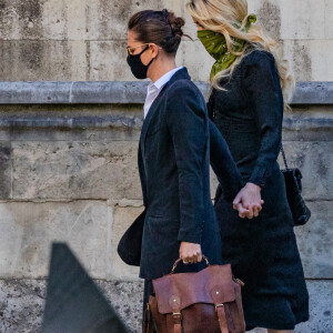 Amber Heard et sa compagne Bianca Butti arrivent, main dans la main, à la Cour royale de justice à Londres, pour le procès en diffamation contre le magazine The Sun Newspaper. Le 10 juillet 2020.