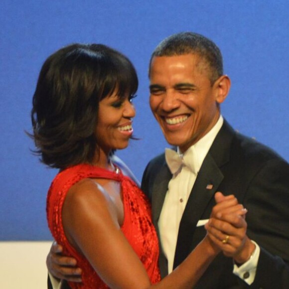 Barack Obama danse avec son épouse Michelle lors du bal organisé pour fêter son second mandat à la tête des Etats-Unis, à Washington