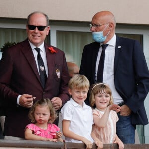 Le prince Albert II de Monaco, Bernard Laporte, Bodie Wittstock, le prince Jacques, la princesse Gabriella durant la dernière journée du World Rugby Sevens Repechage tournament qui se déroule au Stade Louis II le 20 juin 2021. © Claudia Albuquerque / Bestimage