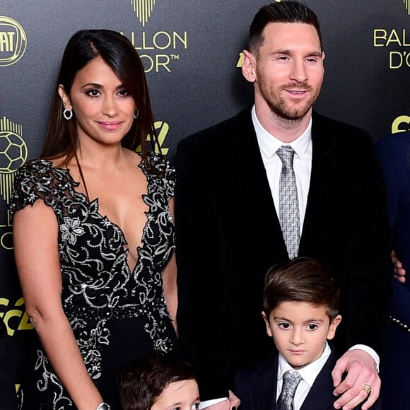 Lionel Messi, sa femme Antonella Roccuzzo et leurs fils Thiago et Mateo - Cérémonie du Ballon d'Or 2019 à Paris, le 2 décembre 2019. © JB Autissier / Panoramic / Bestimage