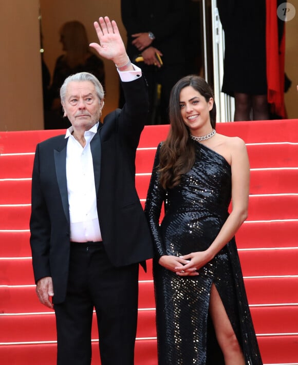 Alain Delon - Montée des marches lors du 72e Festival International du Film de Cannes © Denis Guignebourg/Bestimage