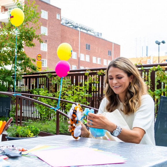 Exclusif - La princesse Madeleine de Suède visite l'hôpital pour enfants Astrid Lindgrens barnsjukhus avec la fondation "Min Stora Dag" ("Mon grand jour") à Solna, Suède, le 10 août 2021.  Exclusive - Princess Madeleine visits to the children's hospital Astrid Lindgrens barnsjukhus with the foundation "Min Stora Dag" ("My big day") in Solna, Stockholm, Sweden, on August 10th, 2021. 