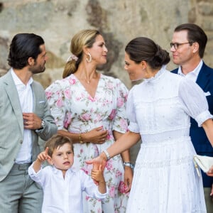 La princesse Victoria et son fils le prince Oscar, le prince Carl Philip, la princesse Madeleine - La famille royale de Suède célèbre le 44 ème anniversairede la princesse Victoria lors d'un concert au château de Borgholm sur l'île d'Oland, le 14 juillet 2021.