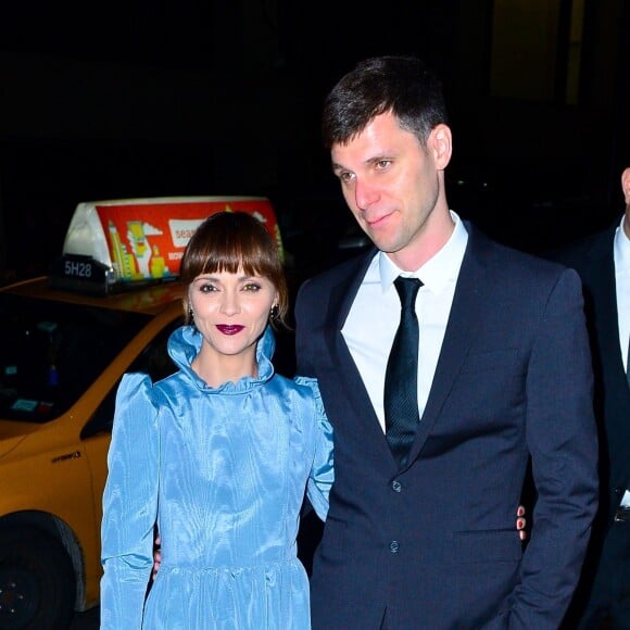 Christina Ricci et son mari James Heerdegen arrivent à la soirée de mariage de Marc Jacobs et Charly Defrancesco à New York.