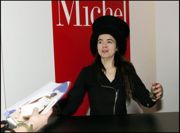 Amélie Nothomb au 25e salon du livre de Paris
