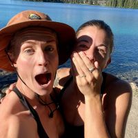 Stephanie Labbé et Georgia Simmerling : Les deux athlètes olympiques se sont fiancées !