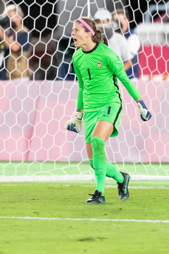 August 06, 2021: Goalkeeper Stephanie Labbe (1) of Canada celebrates making a crucial save in penalty kicks overtime of the Tokyo 2020 Olympic Games Women's Football Gold Medal match between Canada and Sweden at the International Stadium Yokohama in Tokyo, Japan. Daniel Lea/CSM}(Credit Image: © Daniel Lea/Cal Sport Media/Zuma/ABACAPRESS.COM 