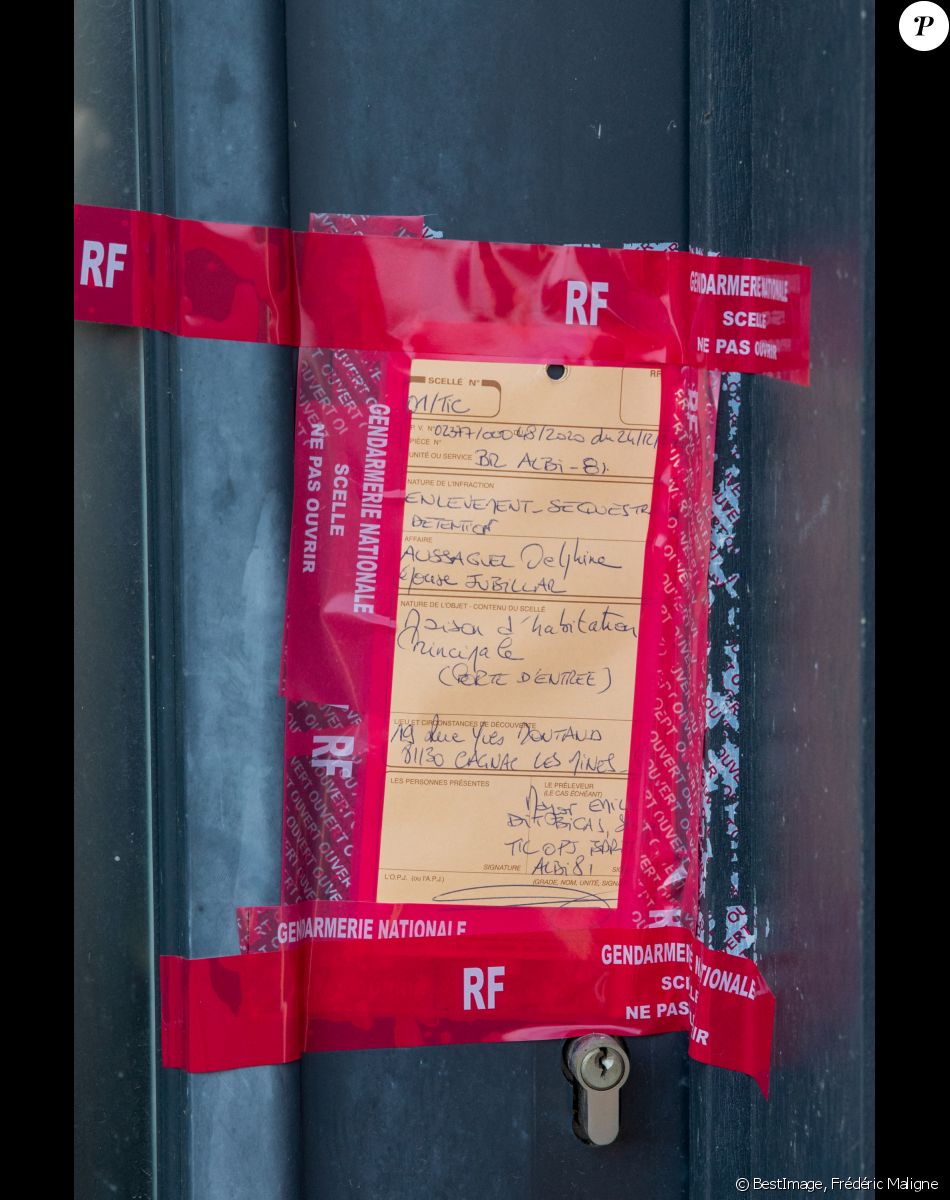 La maison en construction de Delphine Jubillar (Aussaguel) , disparue sans laisser de traces depuis le 16 décembre 2020 à Cagnac les Mines dans le Tarn. Un gendarme et une équipe du service des eaux ont mené des investigations pour chercher des traces dans le réseau raccordé à la maison. Le 7 janvier 2021 © Frédéric Maligne / Bestimage